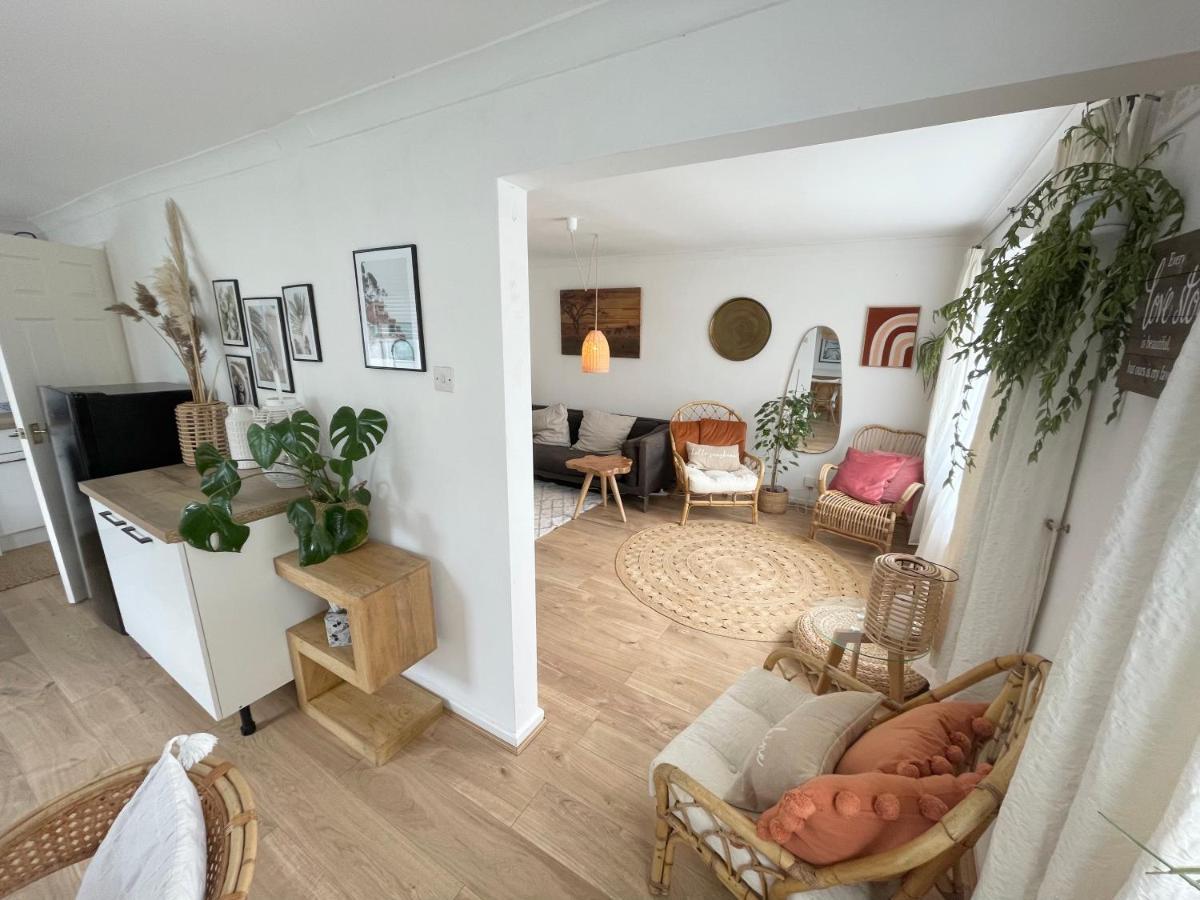 The Barefoot Bungalow In Picturesque Prestatyn Dış mekan fotoğraf